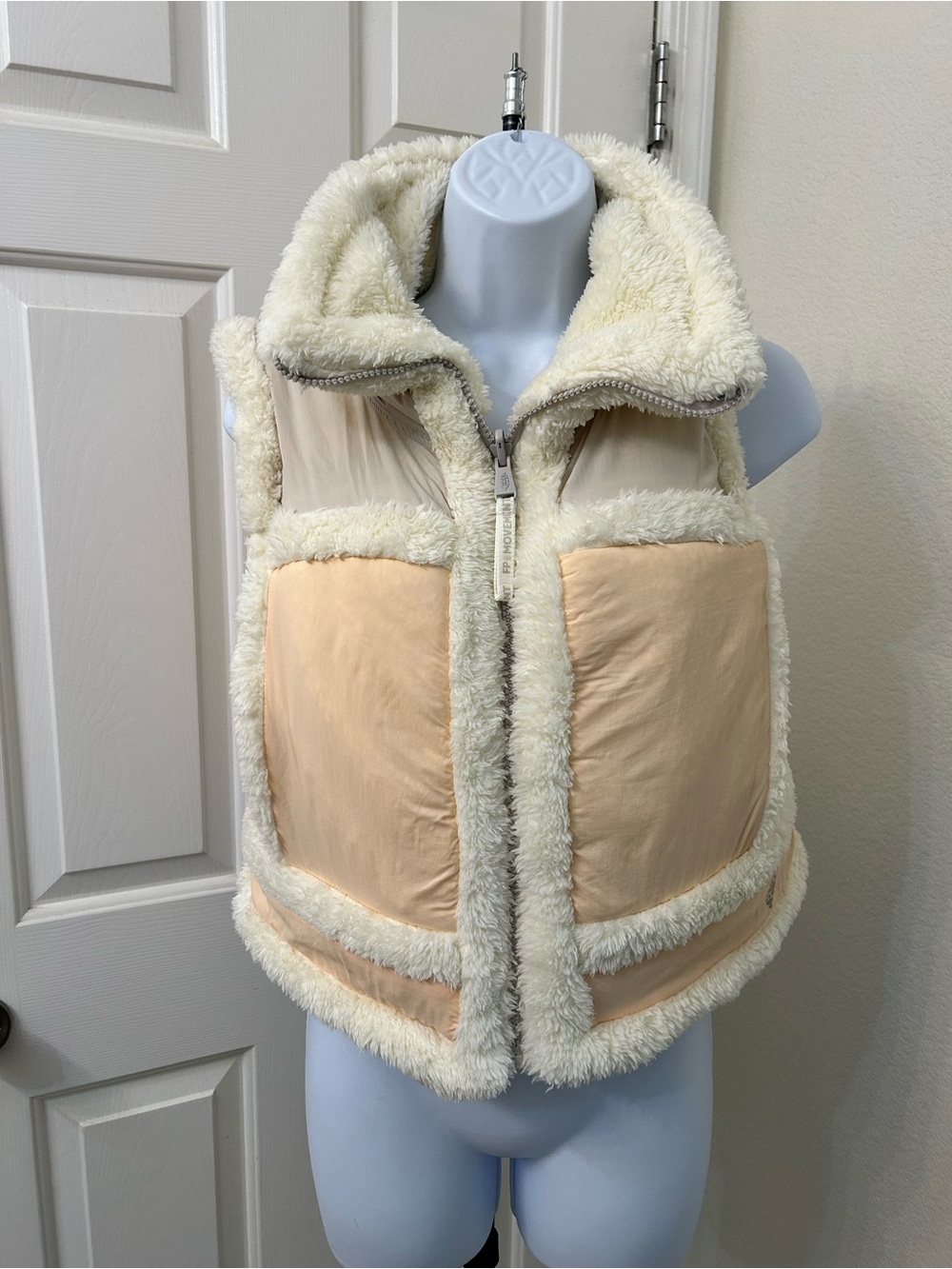 FP Movement by Free People Cream & Beige Sherpa Puffer Vest